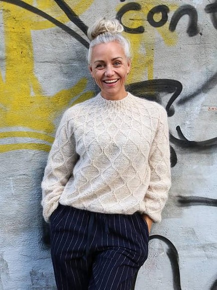 Красивый свитер рельефным.jpg